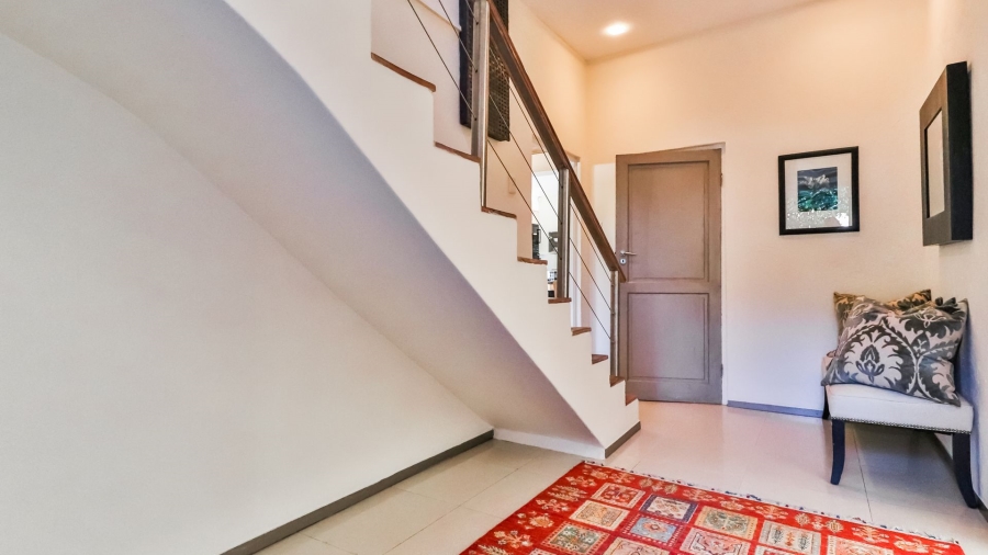 2 Bedroom Property for Sale in Sea Point Western Cape